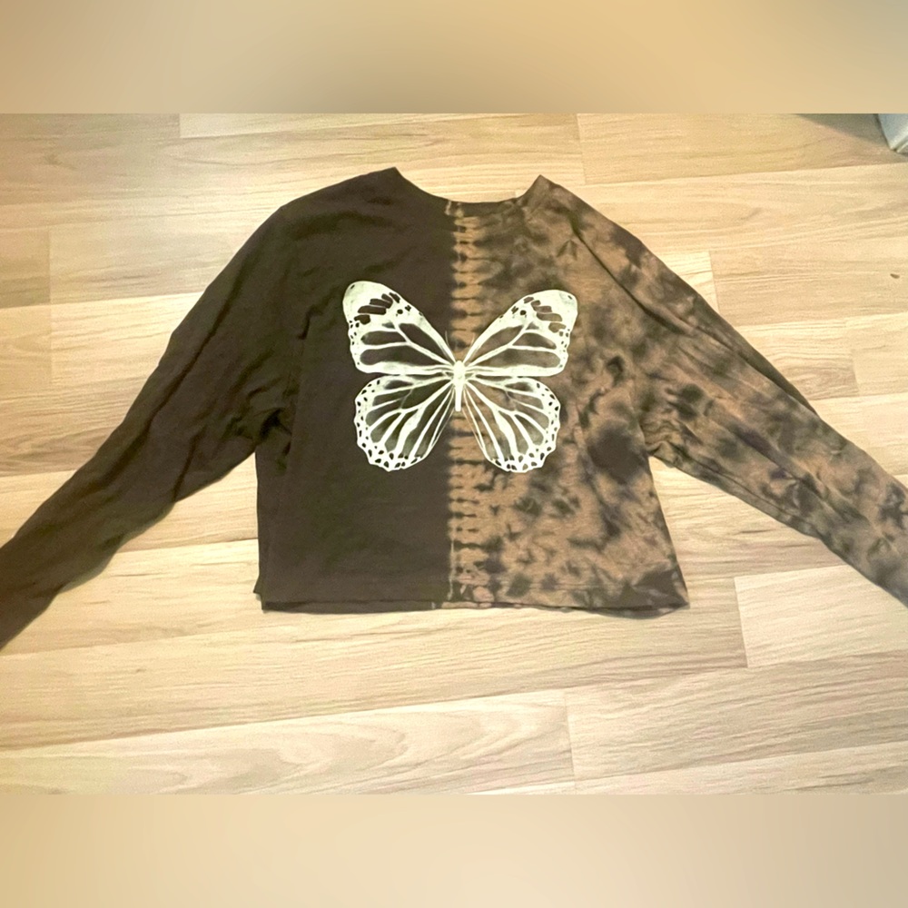 NEW UNUSED!!!!! long sleeved shirt